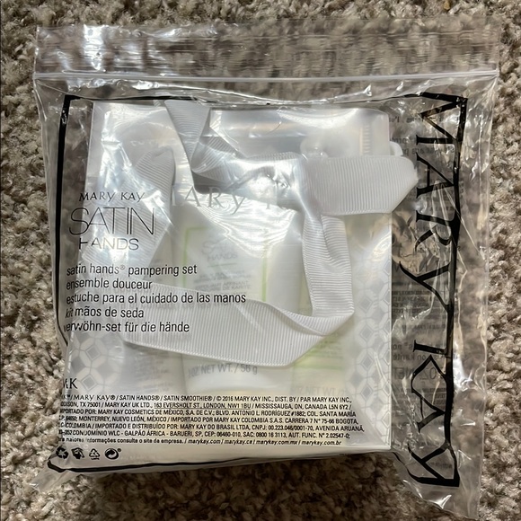Mary Kay Travel Size Satin Hands Pampering Set White Tea & Citrus - Picture 2 of 5
